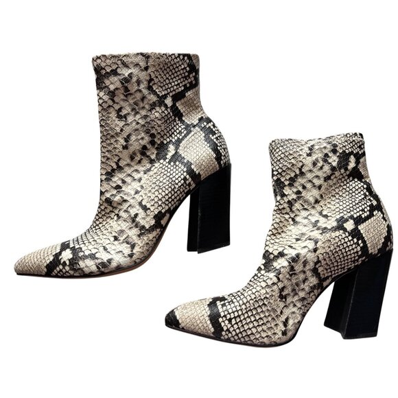 Vince Camuto Tillen Snake Print Ankle Boots Unique Block Heel Pointed Toe 9.5 - Picture 2 of 10